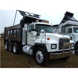 1999 MACK RD690S TRI-AXLE DUMP