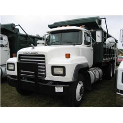 1999 MACK RD688S TRI-AXLE DUMP