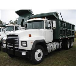 1998 MACK RD690S TRI-AXLE DUMP