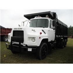 1990 MACK DM690S TR-AXLE DUMP