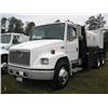 Image 1 : 2000 FREIGHTLINER FL70 FUEL & LUBE TRUCK