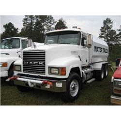 1992 MACK CH613 T/A WATER TRUCK