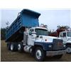 Image 1 : 1996 MACK RD690S TRI-AXLE DUMP