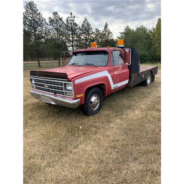 1980 Chevy 1 ton Big Block V8 auto, motor runs fine but transmission does not. Has keys for toolboxe