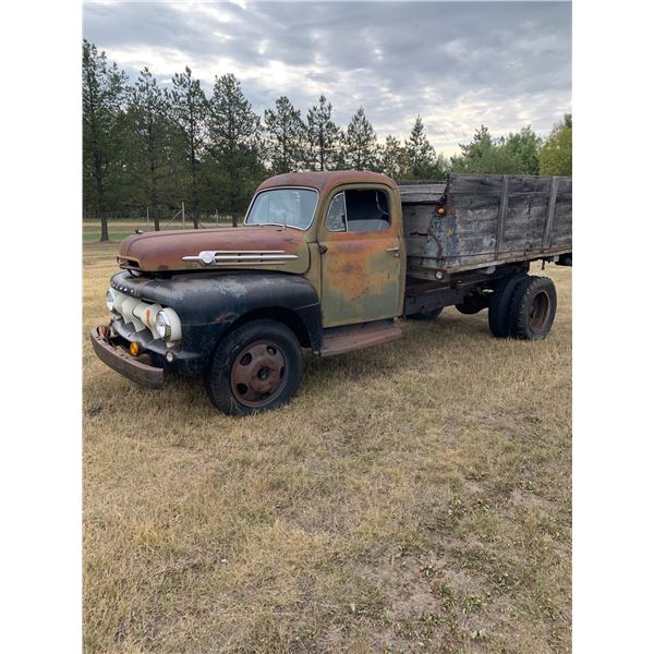 Mercury M6 8 cyl, 4 & 2 spd c/w 10ft box & twin cylinder hoist SN. SMA8IBHP-22817, not running