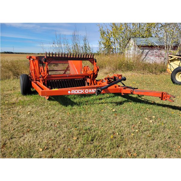 Rock-O-Matic 3 batt 546 rock picker, nice condition, #0M514528, PTO drive