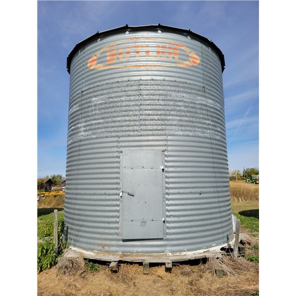 Butler 4-ring bin, c/w wood floor