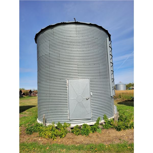 7-Ring bin c/w wood floor