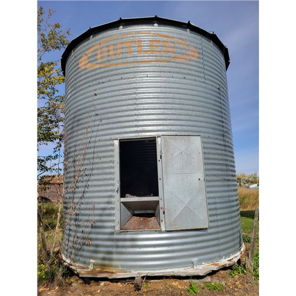4-Ring bin c/w wood floor c/w approx. 350 Bu of old canola