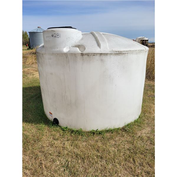 Approx. 1100-gal Poly tank