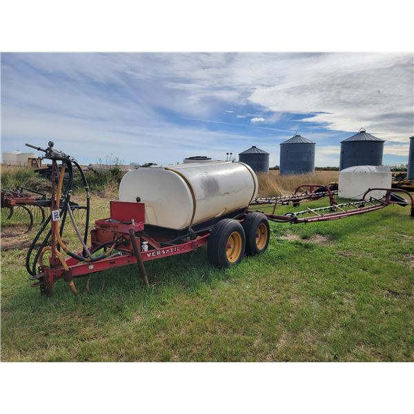Versatile sprayer c/w ploy tank, approx. 60 ft, extra fittings