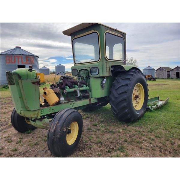 JD 5020 cab & parts, 24.5x32's, not running, #T323R008751R