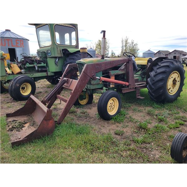 JD 2010, gas c/w loader, 3pt, 2- sets of hyds, 2- PTOs, not running, #RU31695