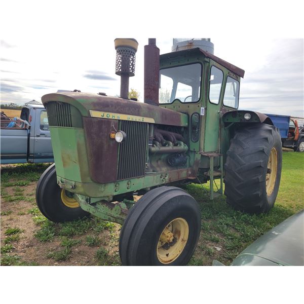 JD 5010, cab, 24.5x32, 2 hyds, showing 2761 hrs, looks complete, #32T4982