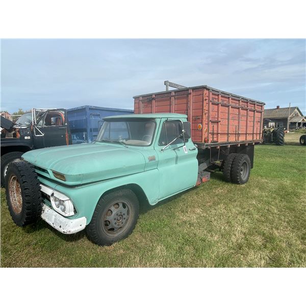 GMC 930, showing 70,120 km, V8 4spd, 10ft box & hoist, good body, not running