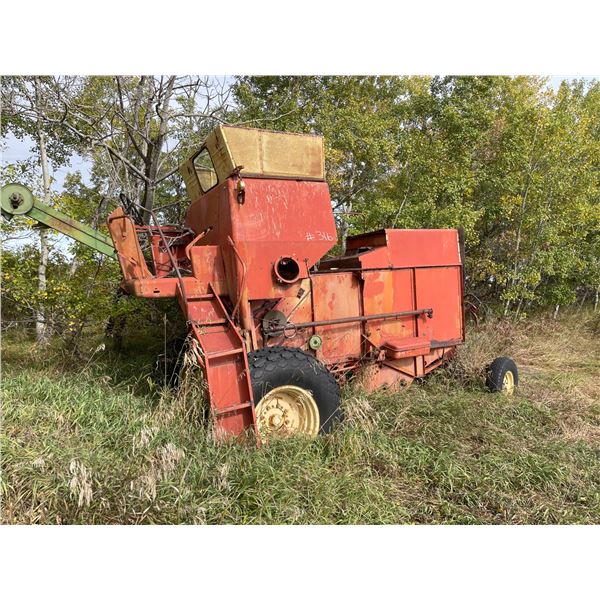 JD 6601 Combine & old combine for scrap & sprayer arms