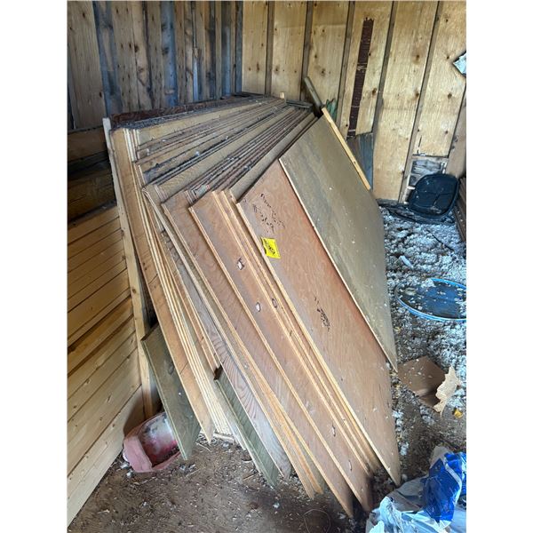 Approx. 28- 1/2 inch 4x8 sheets of plywood (Sold by the Pile)