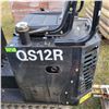 Image 9 : 2023 AGT Industrial QS12R Trackhoe c/w bucket & grapple, showing 6.7 hrs, 28 in wide c/w canopy, run