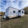 Image 3 : 2007 Dutchmen Holiday Trailer, tandem axle, 26 ft c/w 1 slideout, sleeps 6, has keys, awning is poor