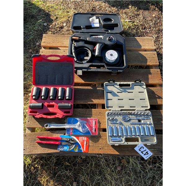 1/2in Impact up to 38mm, 2 crescents, socket set, Lincoln electric welder as new