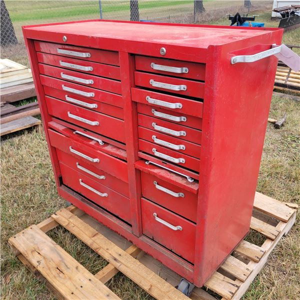 18-Drawer rolling tool chest