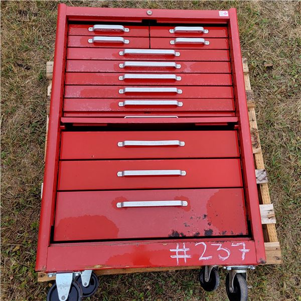 12-Drawer rolling tool chest