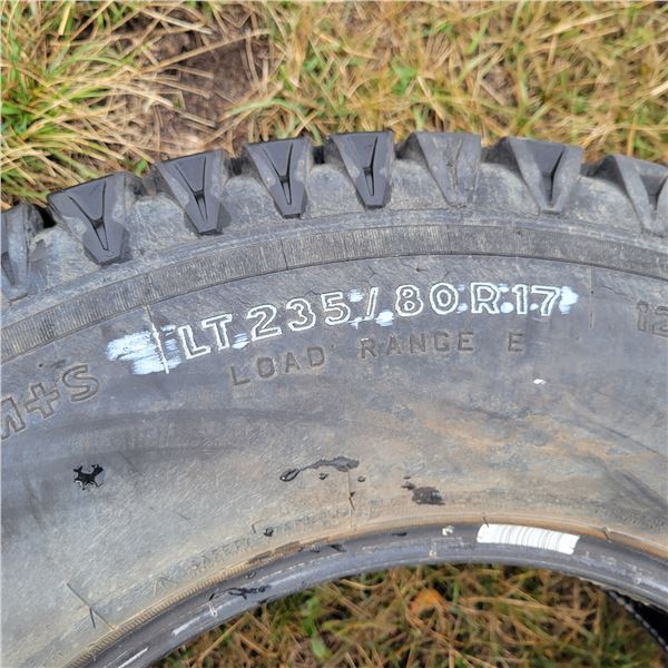 4- 235-80R17