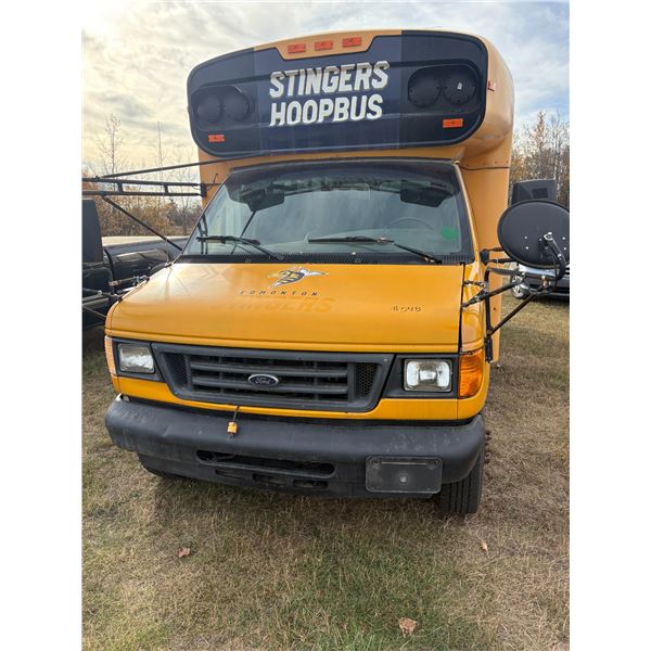 2005 Approx. 18 Passenger bus, approx. 330,000 km, running order