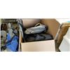 Image 2 : 5 VARIOUS CARRY BAGS AND DUFFLE BAGS