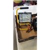 Image 2 : MOTO MASTER HIGH FLOW INFLATOR WITH BATTERY CHARGER AND WORKLIGHT
