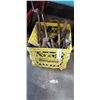 Image 1 : TOTE FULL OF ASSORTED HAND TOOLS