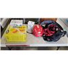 Image 1 : 3 BOXES OF EAR PLUGS AND SEARCH AND RESCUE GEAR