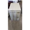 Image 1 : FILING CABINET WITH FIVE MANEQUIN HEADS