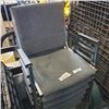 Image 2 : 6 STACKING CHAIRS