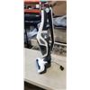 Image 2 : EUREKA 2 IN 1 VACUUM WORKING WITH CHARGING DOCK