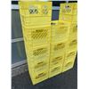 Image 2 : 14 MILK CRATES