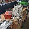 Image 1 : BUNDLE OF ELECTRIC FENCING AND POWER SUPPLY