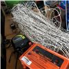 Image 4 : BUNDLE OF ELECTRIC FENCING AND POWER SUPPLY