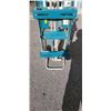 Image 2 : MAKITA PORTABLE FOLDING SAW STAND