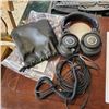 Image 1 : AUDIO TECHNICA ATH-M40X OVER EAR SOUND ISOLATING HEADPHONES - TESTED WORKING