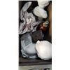Image 2 : BAG OF ASSORTED COLLECTIBLES