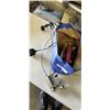 Image 1 : 2 CLAMP LIGHTS AND 4 VINTAGE FLASHLIGHTS