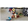 Image 1 : M&M DISPENSER WITH 5 WATCHES AND 5 A&W BEARS