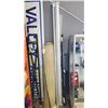 Image 1 : VIVO PROJECTOR SCREEN, WHITE