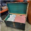 Image 2 : ANTIQUE METAL SHIPPING TRUNK FULL OF VINTAGE BLANKETS