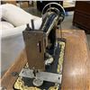 Image 8 : VINTAGE SINGER SEWING MACHINE WITH TABLE