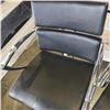Image 2 : CHROME AND BLACK ADJUSTABLE BARBERS CHAIR