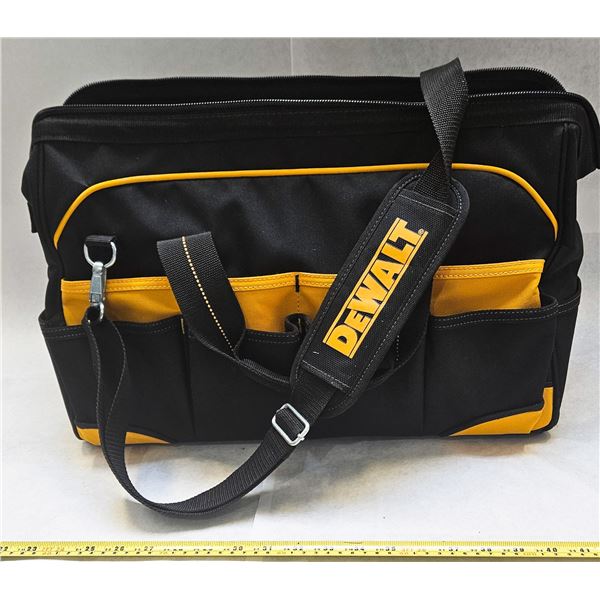 LARGE DEWALT ZIPPERED TOOLBAG BARELY USED