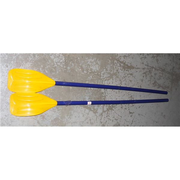 PAIR OF OARS FOR INFLATABLE BOAT ECT