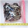 Image 1 : BAG OF VARIOUS JEWELRY PIECES FOR REPAIR WEAR